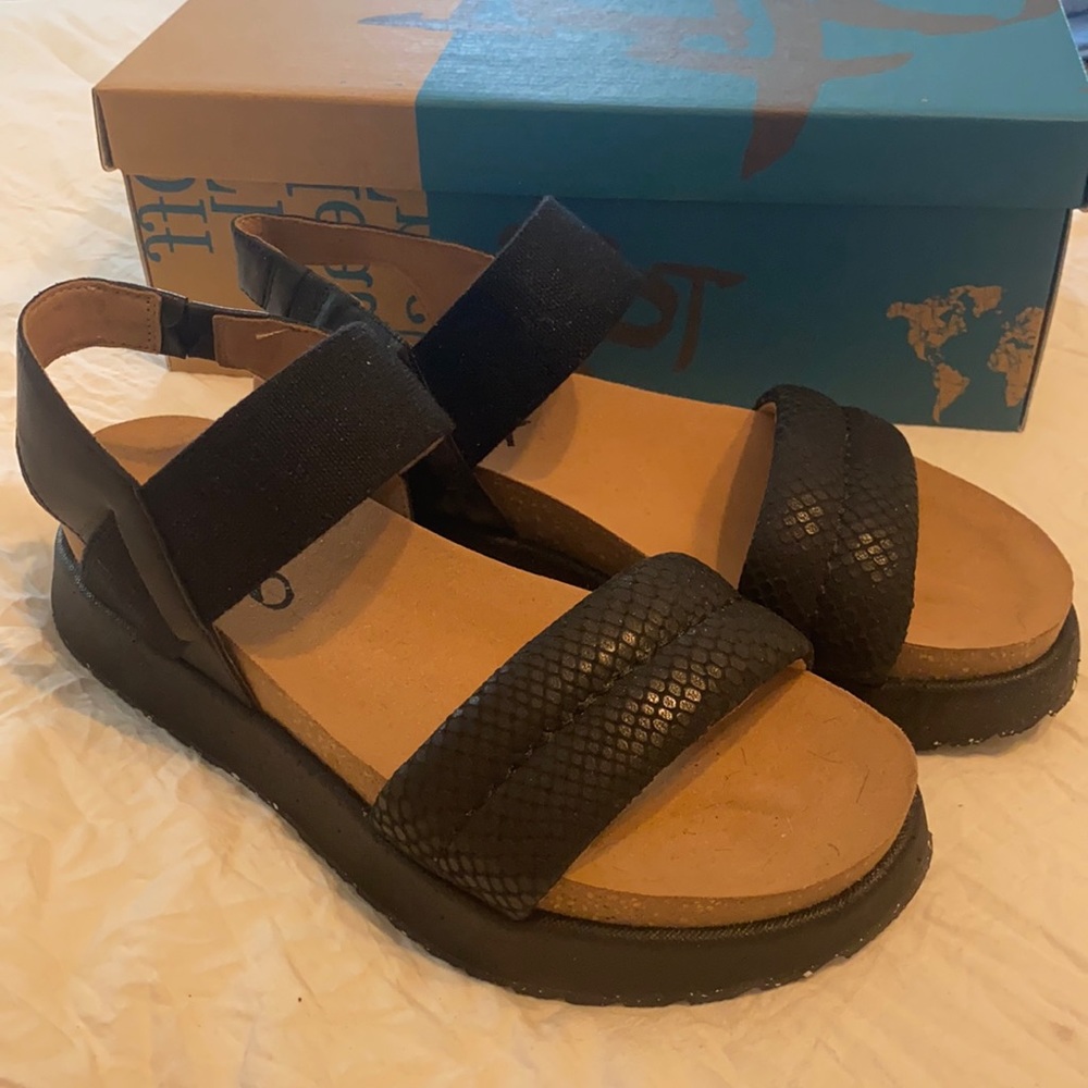 OTBT | Black Libra Wedges